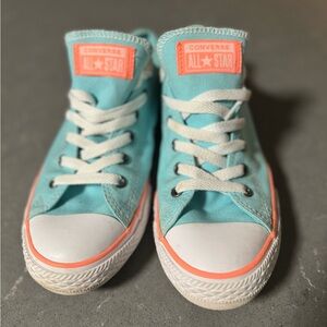 Converse All Stars Youth size 5 or woman’s size 8